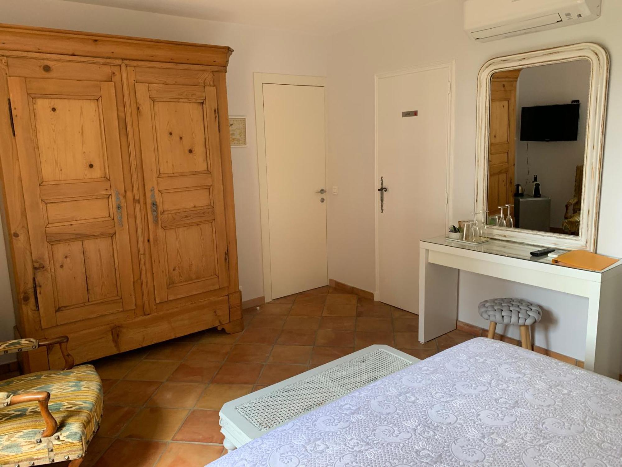 La Perasceda Bed and Breakfast Spéracèdes Eksteriør billede
